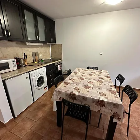 Private In Prespa * バンスコ